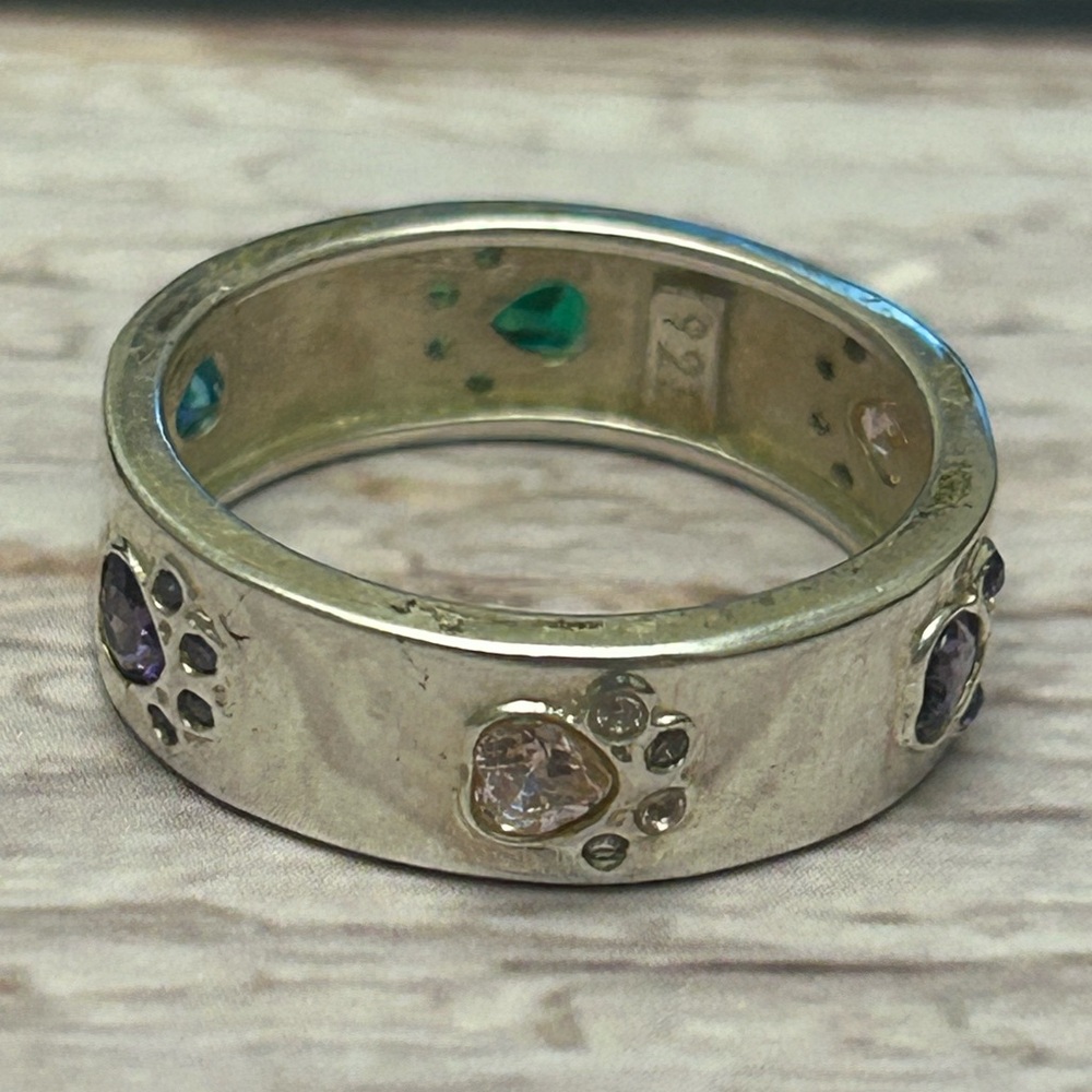 Silver Ring with Paw Print Gemstone Accents E984